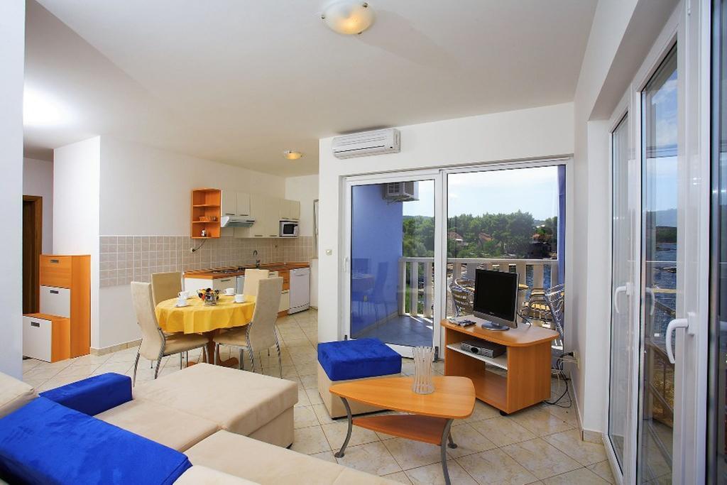 Aparthotel Marina Gromela Mirce Zimmer foto